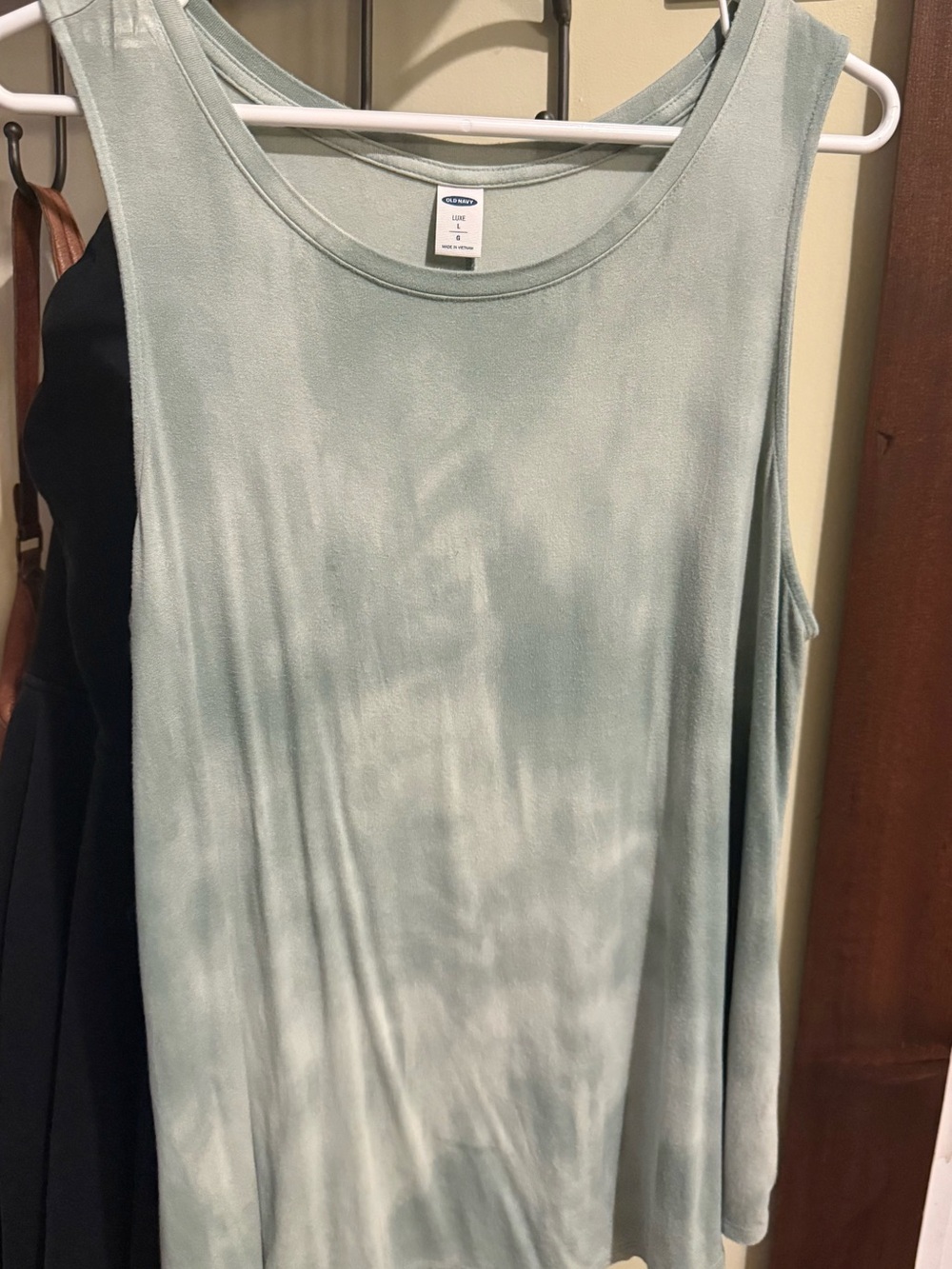Old Navy Mint Green Tie-Dye Scoop Neck Tank